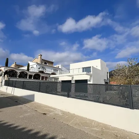 Casa Moderna Roses Con Piscina Y Jardin Mas Bosca, Roses *