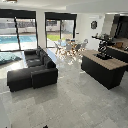 Casa Moderna Roses Con Piscina Y Jardin Mas Bosca, Roses Сasa de vacaciones Palau-Saverdera