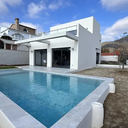 Casa Moderna Roses Con Piscina Y Jardin Mas Bosca, Av-67 بيت للعطل